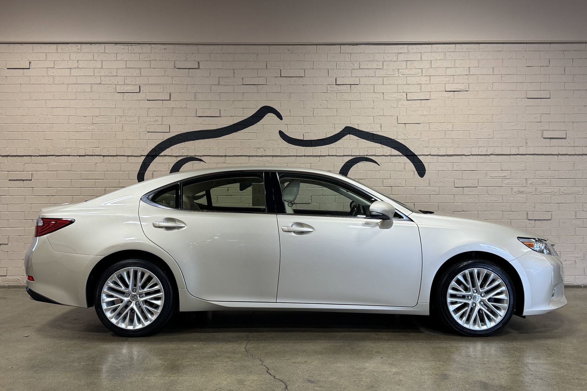 Used 2013 Lexus ES 350 image 2