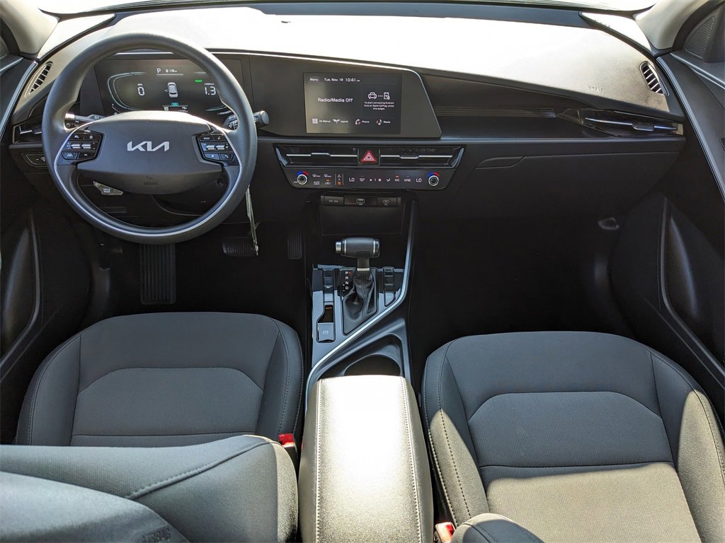 Certified 2025 Kia Niro LX image 16