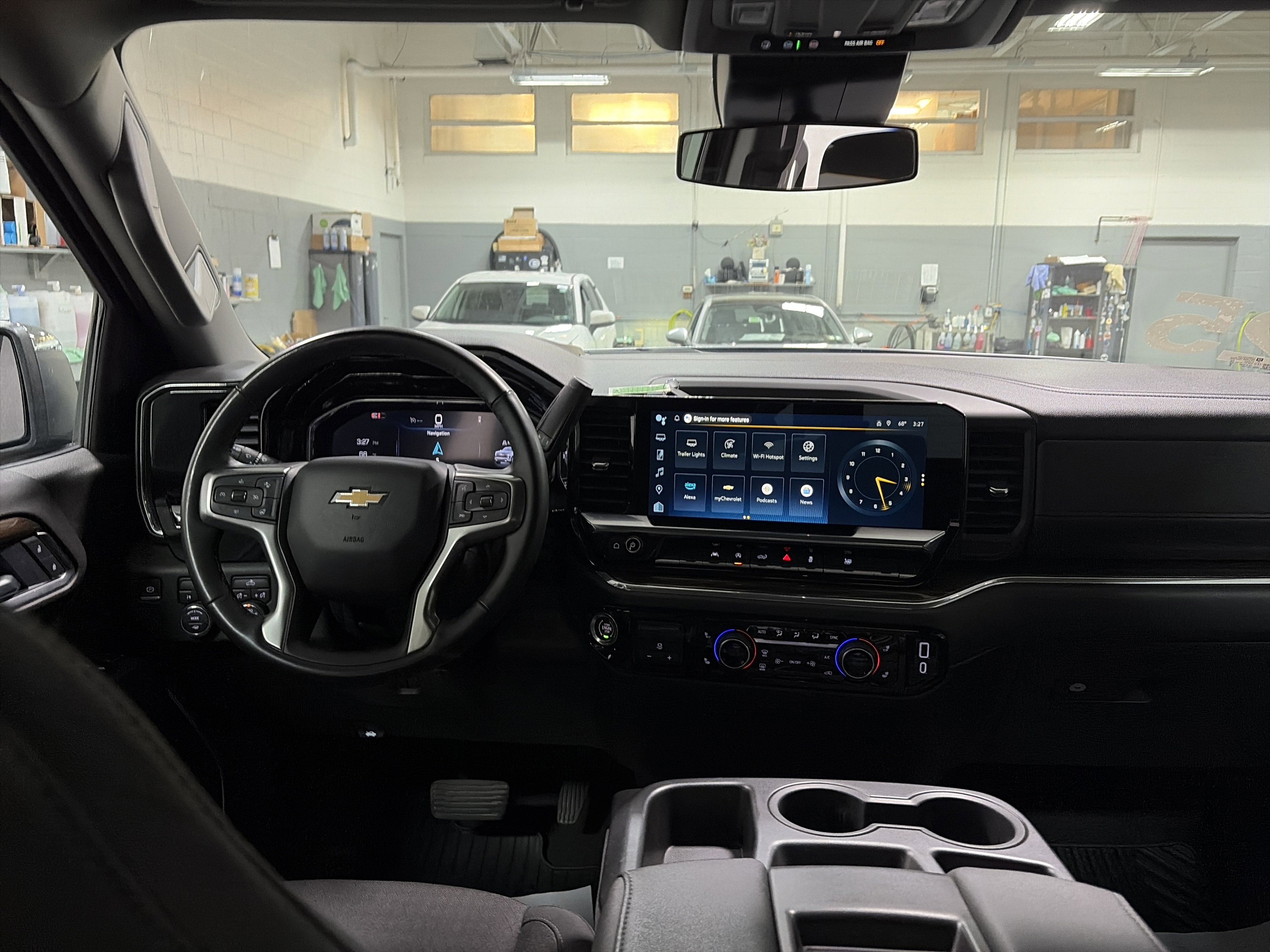 Used 2025 Chevrolet Silverado 1500 LT image 24