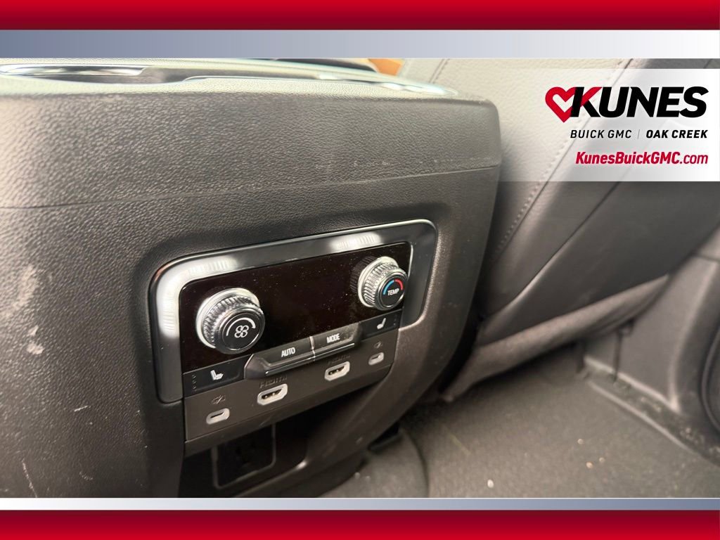 Used 2024 GMC Yukon Denali w/ Advanced Technology Package AWD/4WD image 7