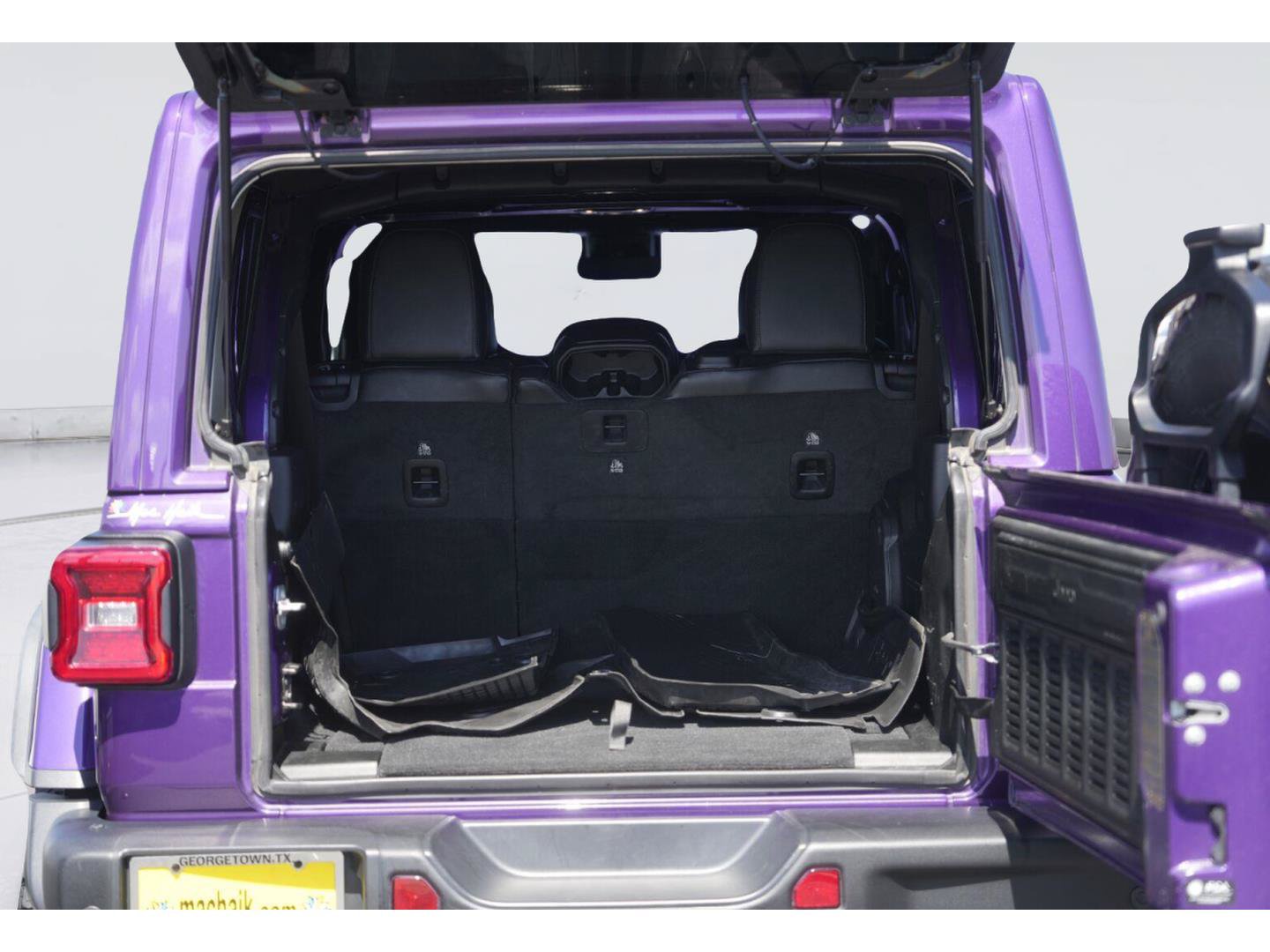 Used 2023 Jeep Wrangler Unlimited Rubicon 392 w/ Xtreme Recon 35" Tire Package AWD/4WD image 33