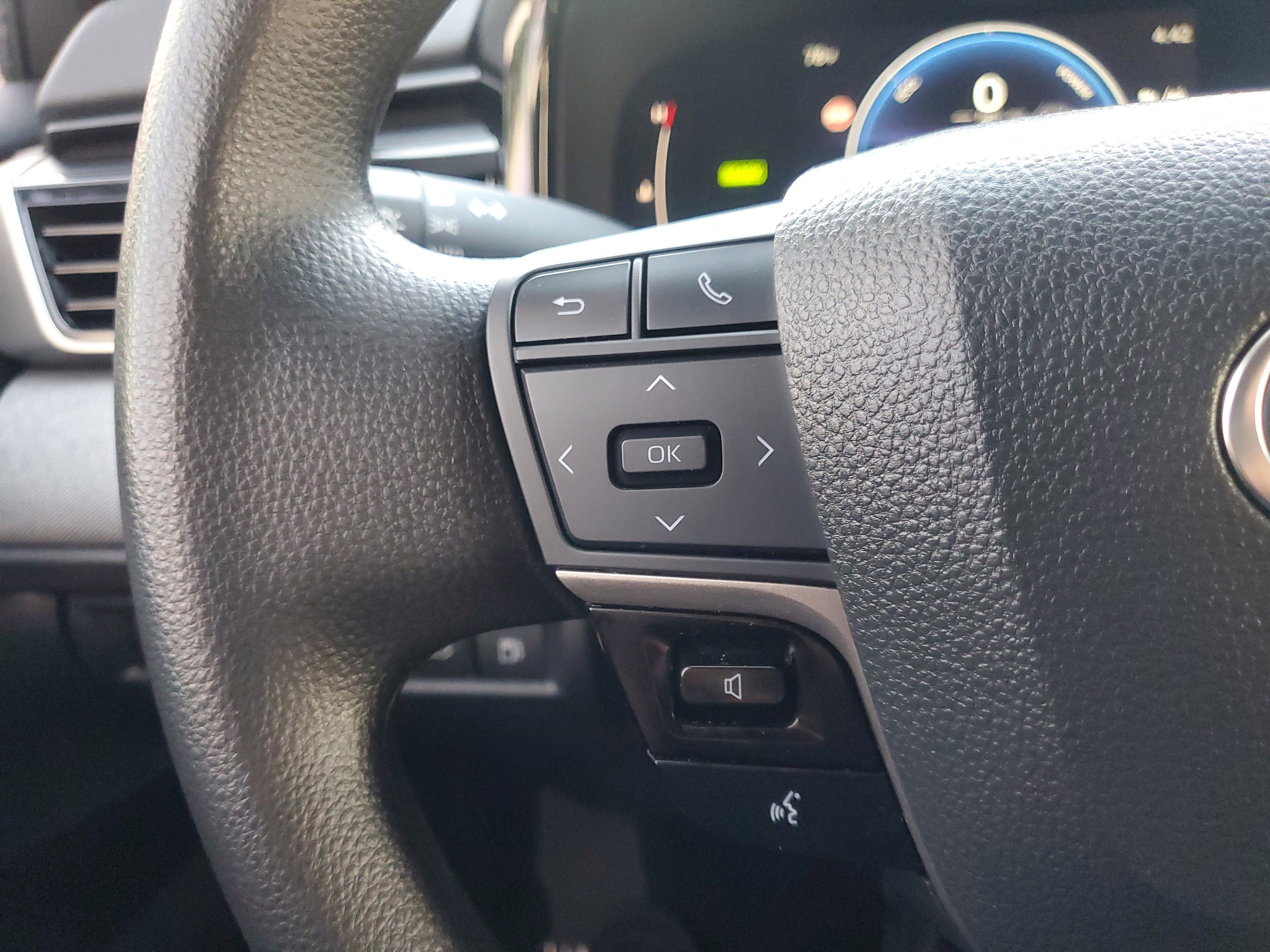 Used 2025 Toyota Camry LE image 21