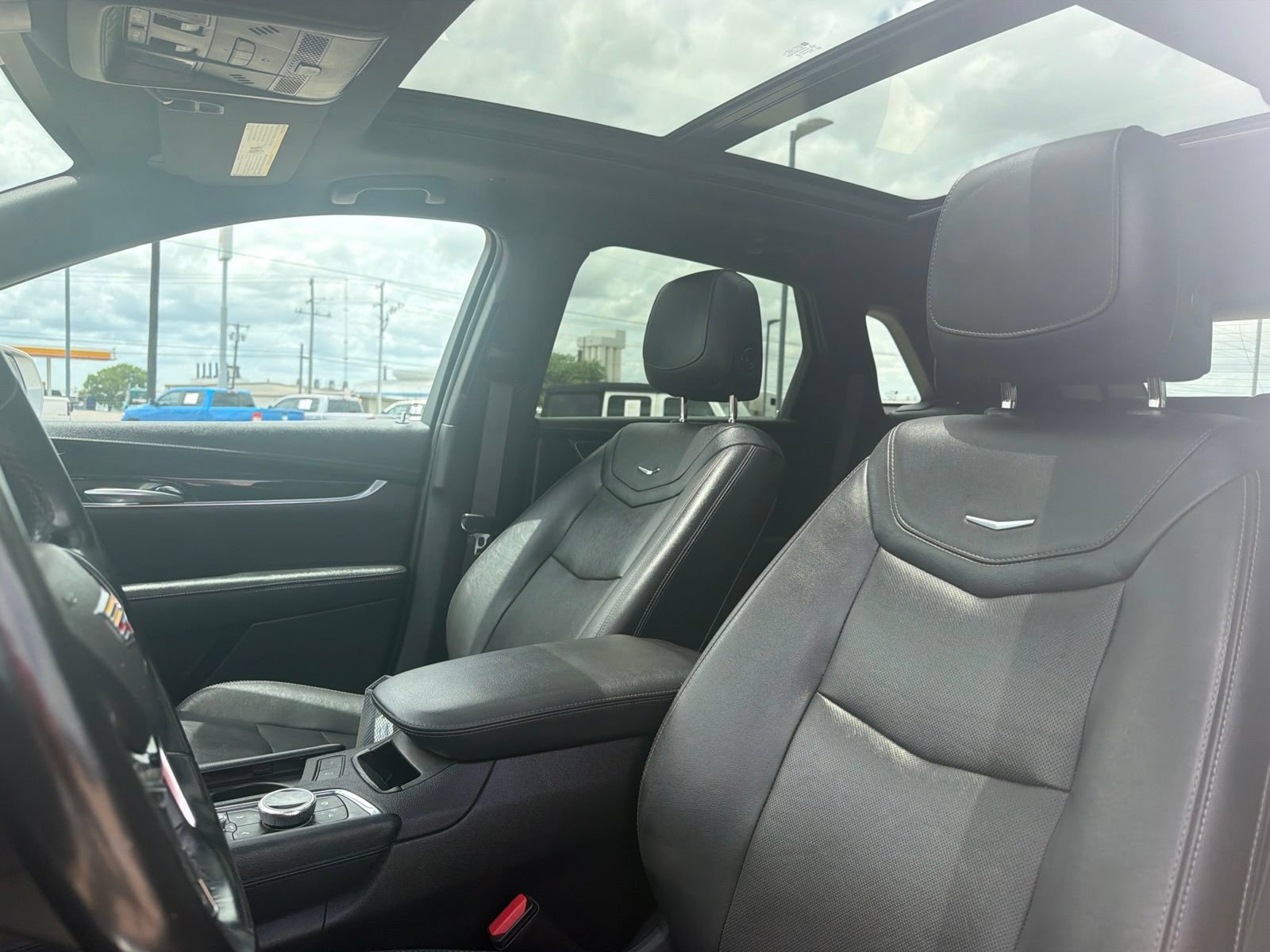 Used 2020 Cadillac XT5 Premium Luxury FWD image 10
