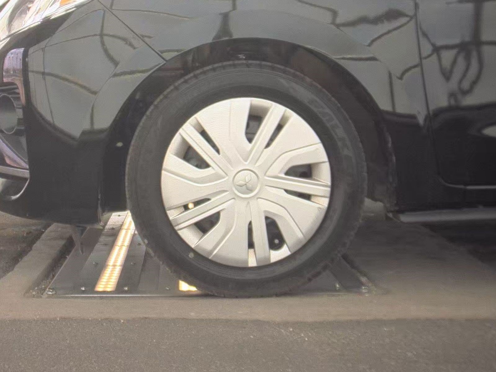 Used 2024 Mitsubishi Mirage LE FWD image 10