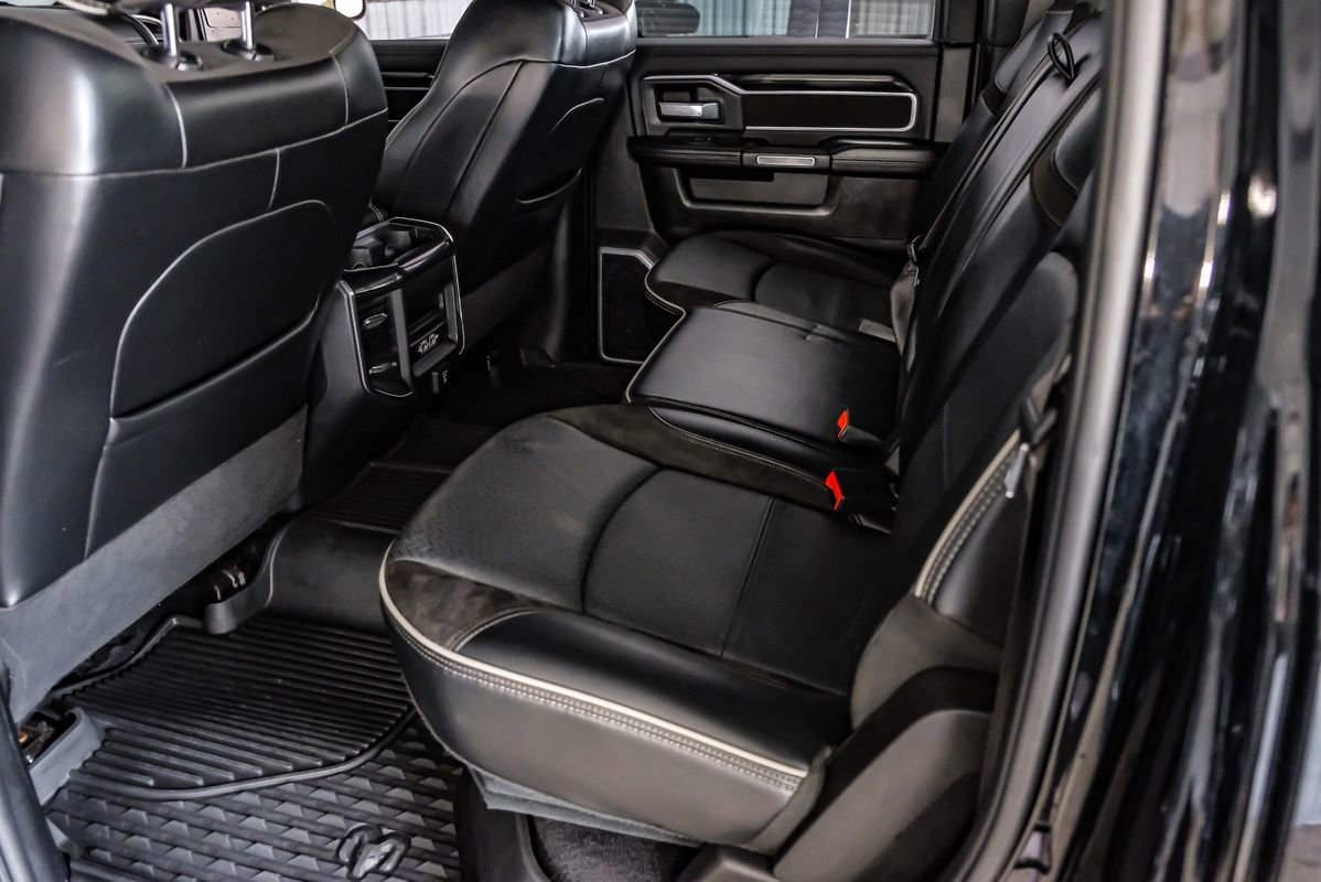 Used 2019 RAM 2500 Laramie w/ Black Appearance Package AWD/4WD image 36