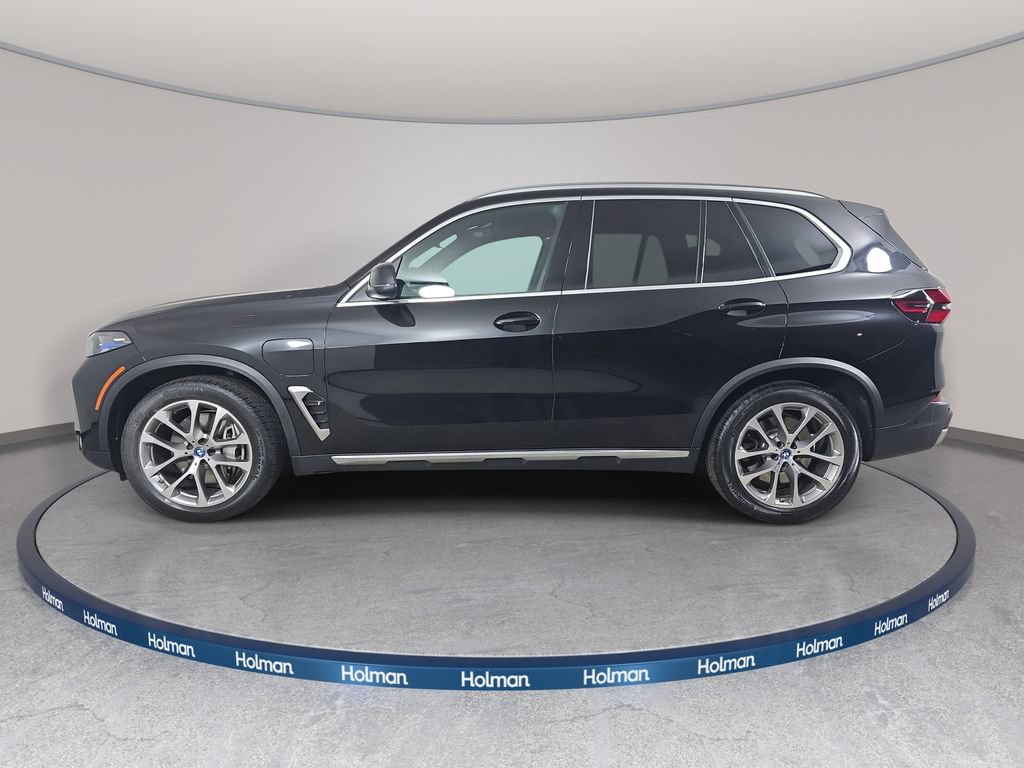 Certified 2024 BMW X5 xDrive50e w/ Premium Package AWD/4WD image 8