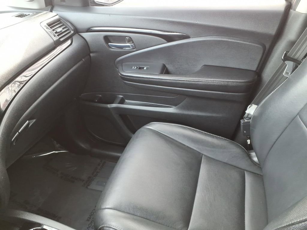 Used 2019 Honda Pilot Touring image 25
