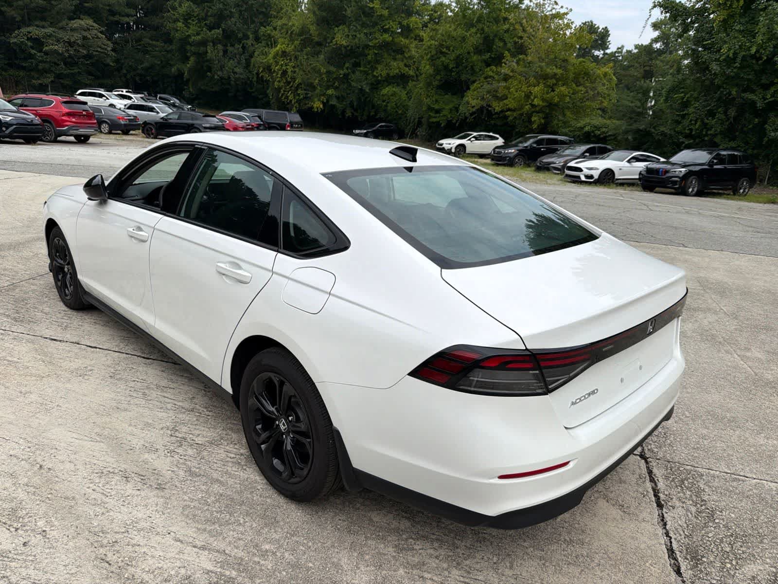 Certified 2025 Honda Accord SE image 9