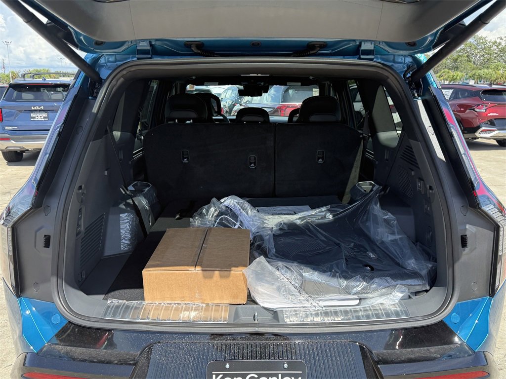 New 2026 Kia EV9 Land w/ Nightfall Edition Package image 12