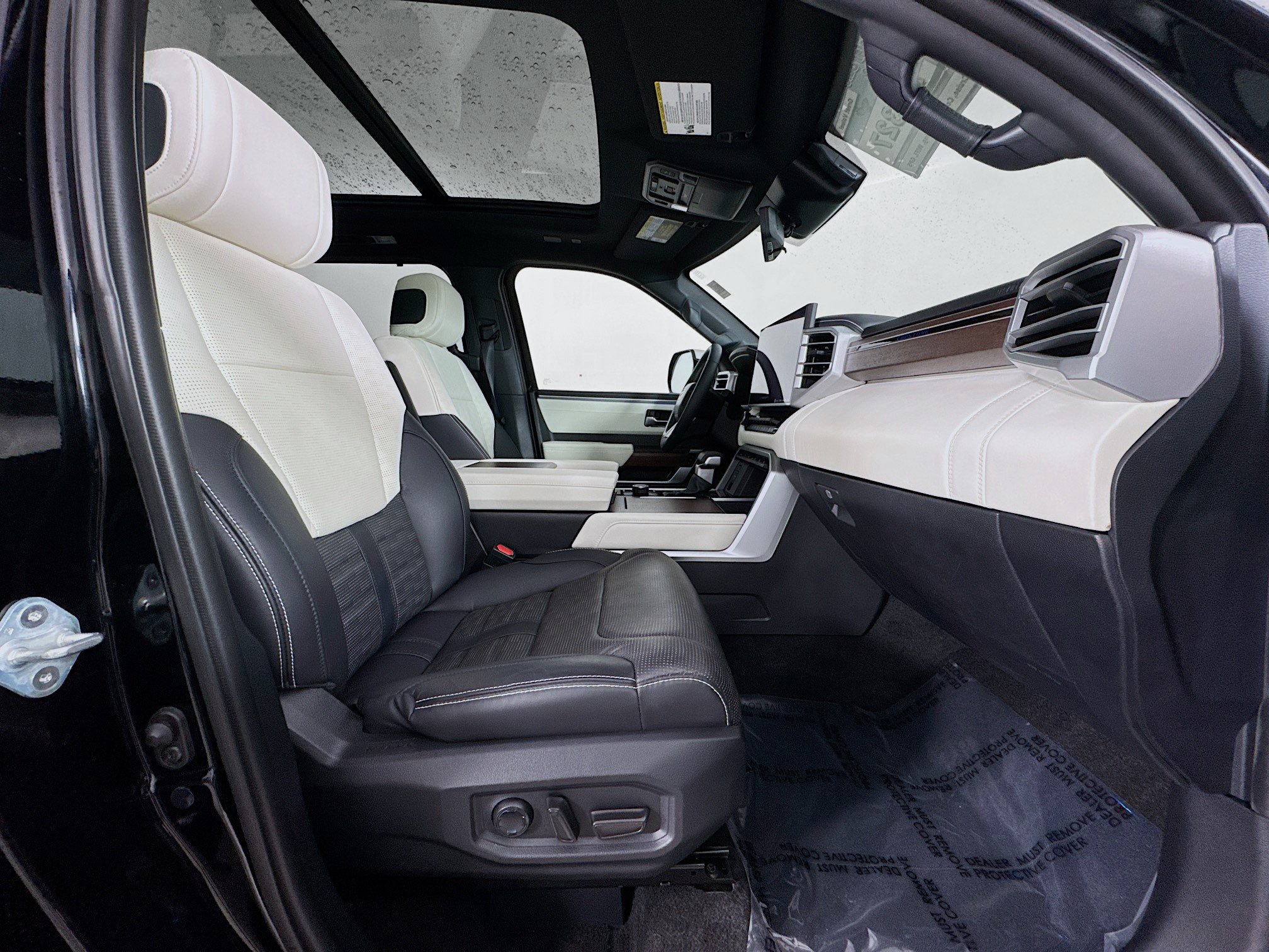 Certified 2023 Toyota Sequoia Capstone AWD/4WD image 32