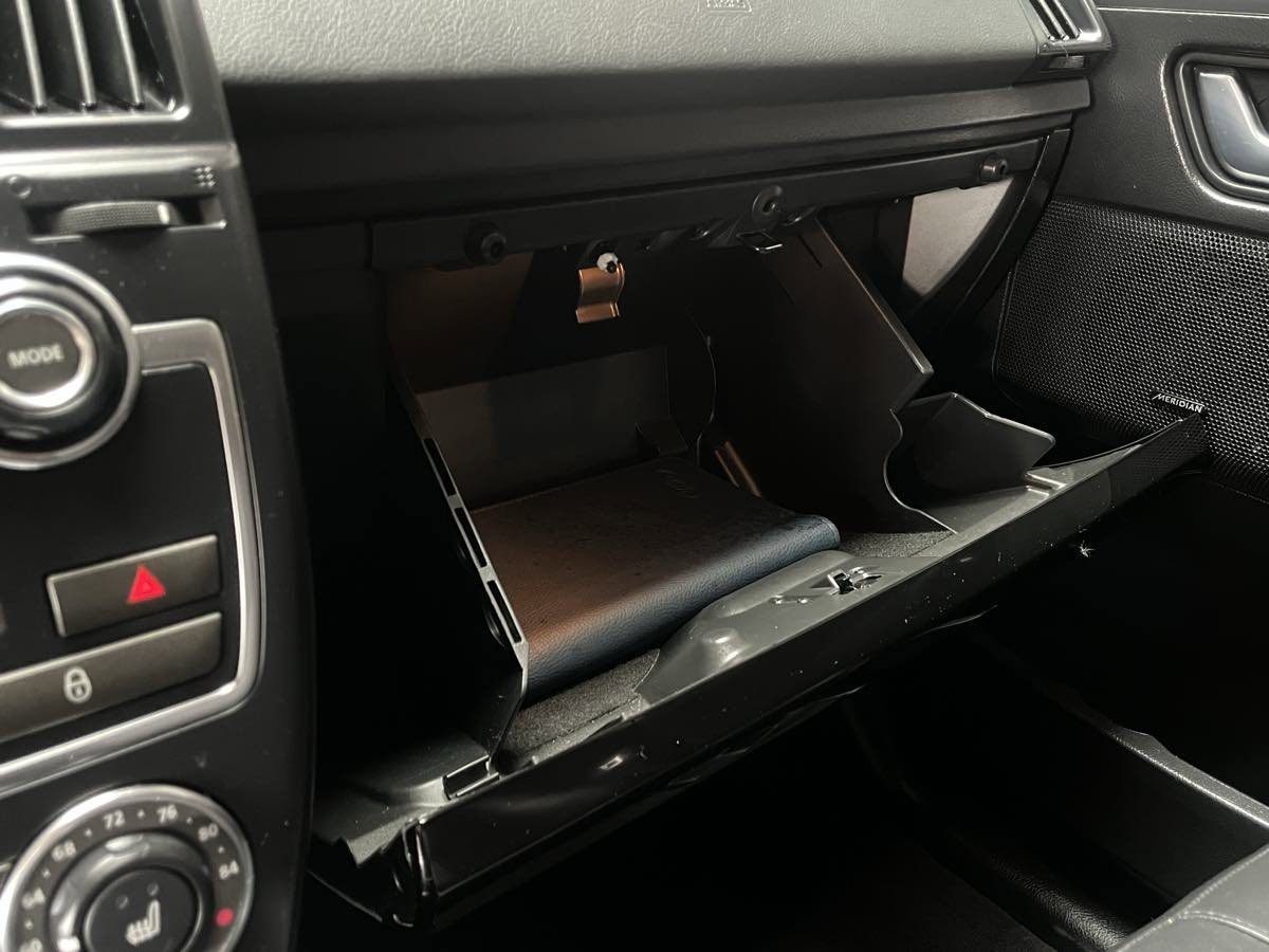 Used 2014 Land Rover LR2 AWD/4WD image 24