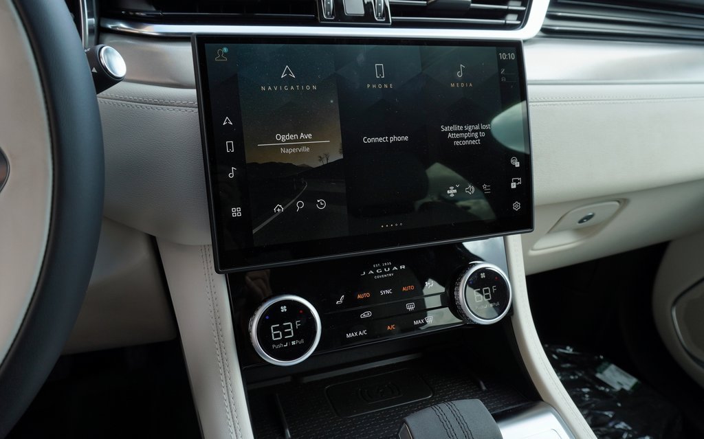 Used 2026 Jaguar F-PACE R-Dynamic S AWD/4WD image 19