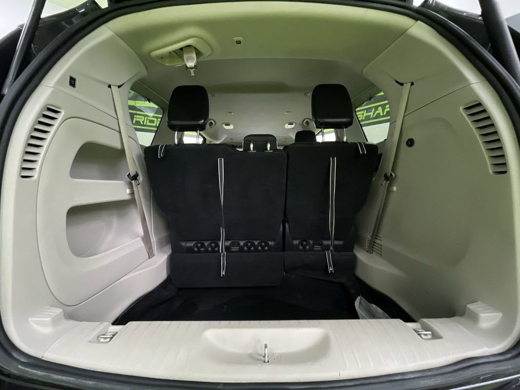 Used 2022 Chrysler Pacifica Touring-L image 27