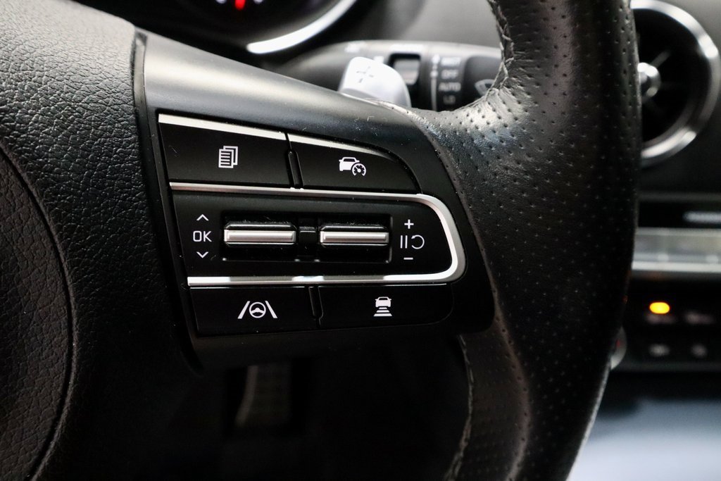 Used 2023 Kia Stinger GT2 image 32