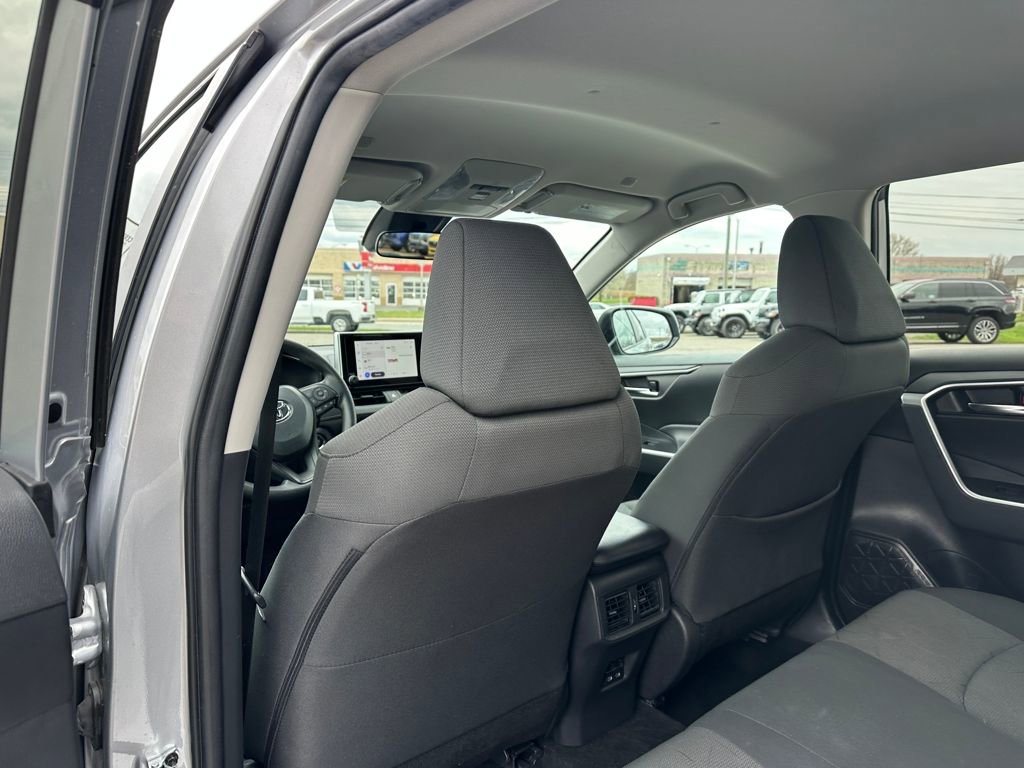 Used 2024 Toyota RAV4 XLE FWD image 10