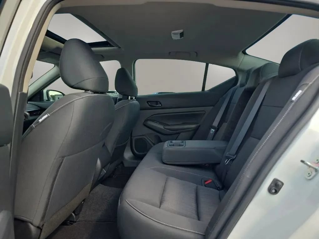 Used 2024 Nissan Altima 2.5 SV w/ SV Premium Package FWD image 38