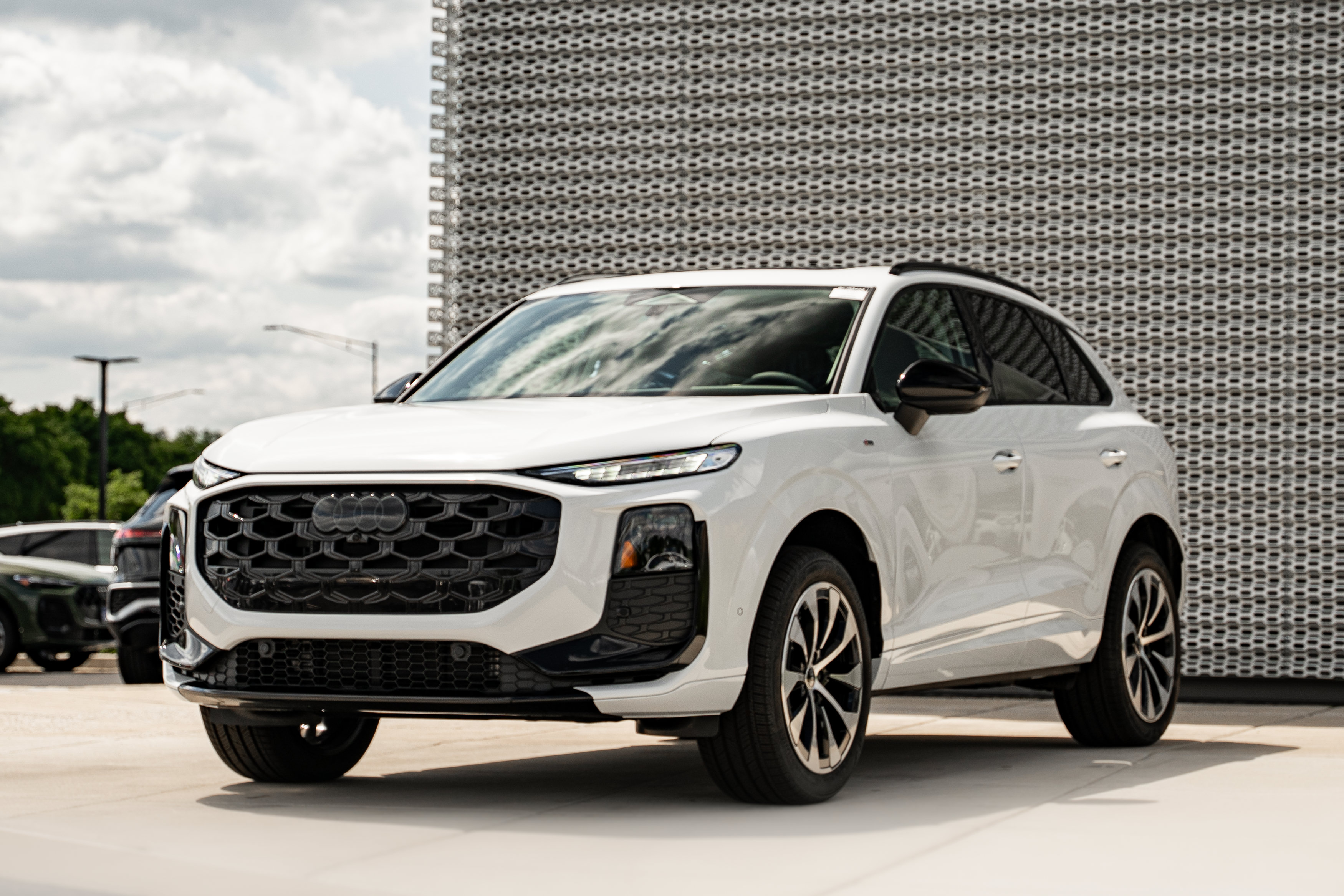 New 2026 Audi Q3 quattro 2.0T AWD/4WD image 7