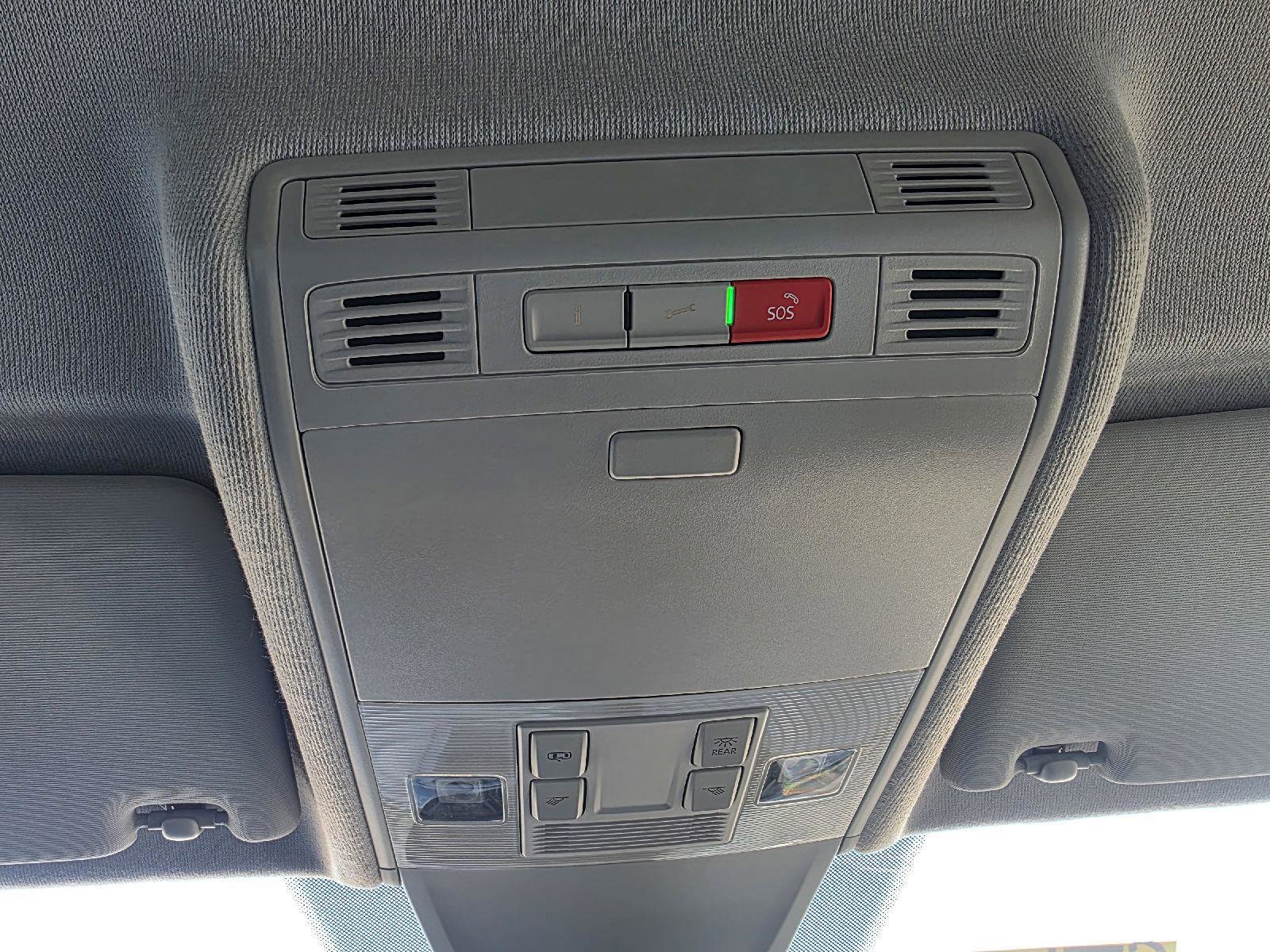 Used 2024 Volkswagen Tiguan SE image 18