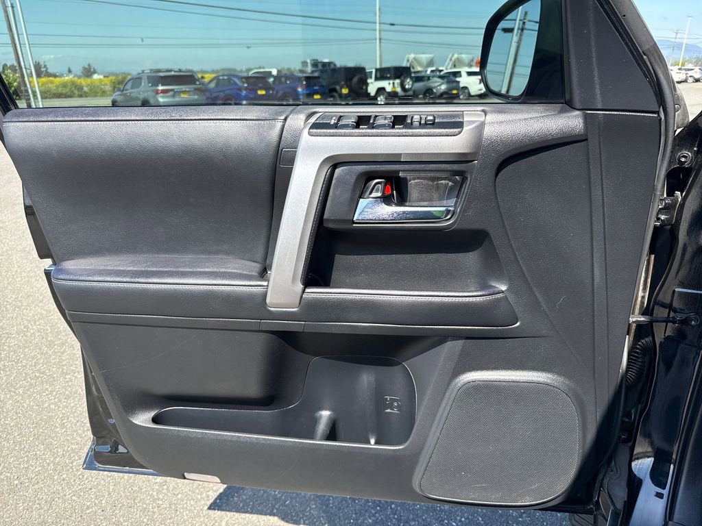 Used 2020 Toyota 4Runner SR5 Premium w/ Moonroof Package AWD/4WD image 13