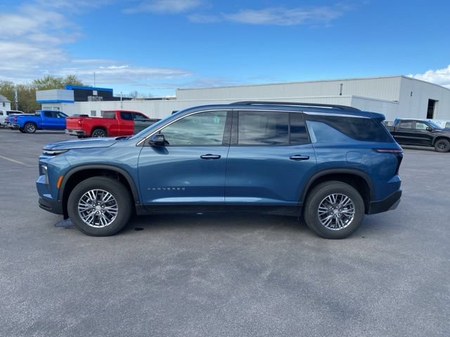 Used 2025 Chevrolet Traverse LT FWD image 7