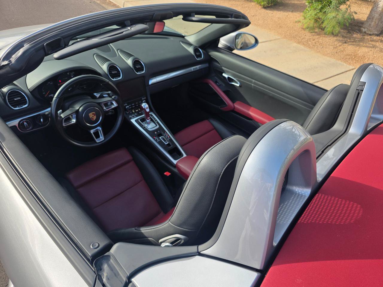Used 2019 Porsche 718 Boxster RWD image 8
