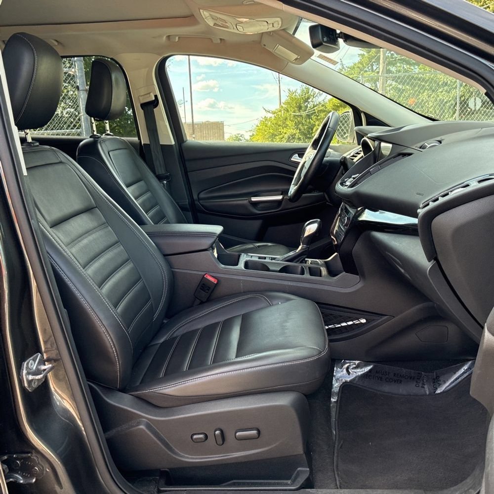 Used 2019 Ford Escape Titanium AWD/4WD image 6