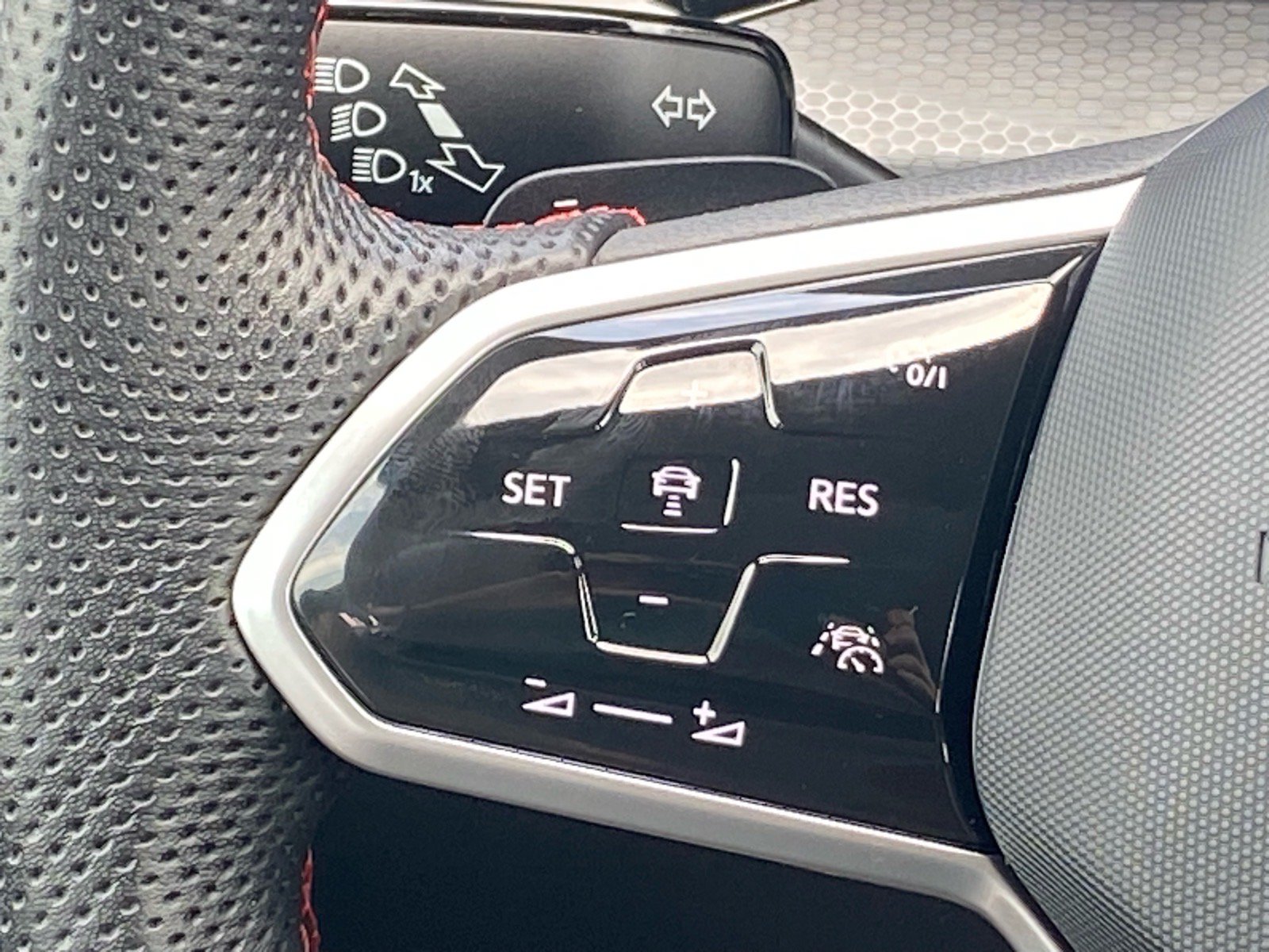 Certified 2024 Volkswagen GTI Autobahn FWD image 7