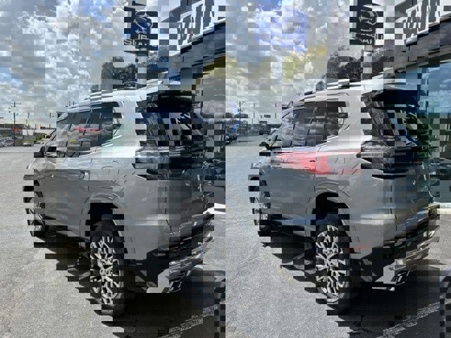 New 2025 GMC Acadia Denali image 2