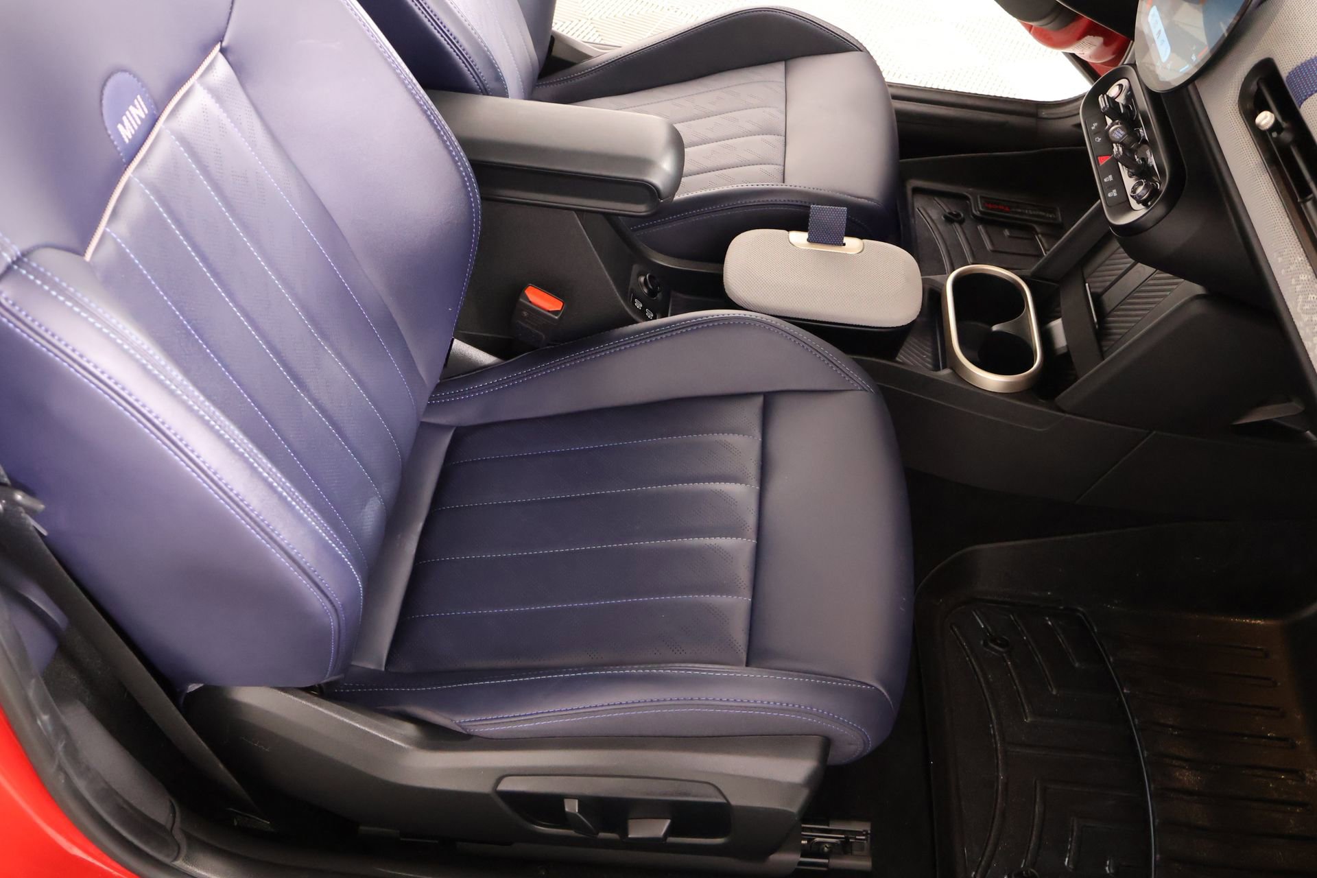 Certified 2025 MINI Cooper S FWD image 12