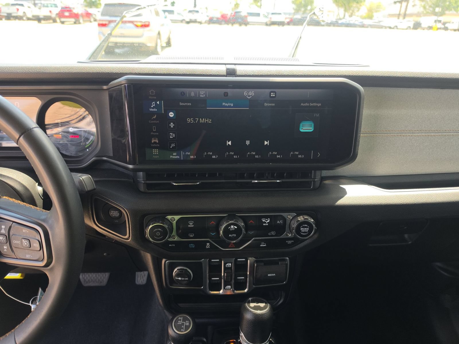 Used 2024 Jeep Wrangler Unlimited AWD/4WD image 16