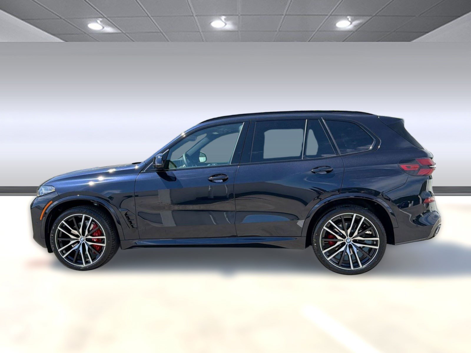 New 2026 BMW X5 xDrive40i w/ M Sport Package AWD/4WD image 2