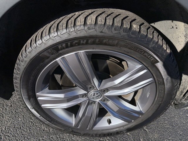 Used 2020 Volkswagen Tiguan SEL image 29