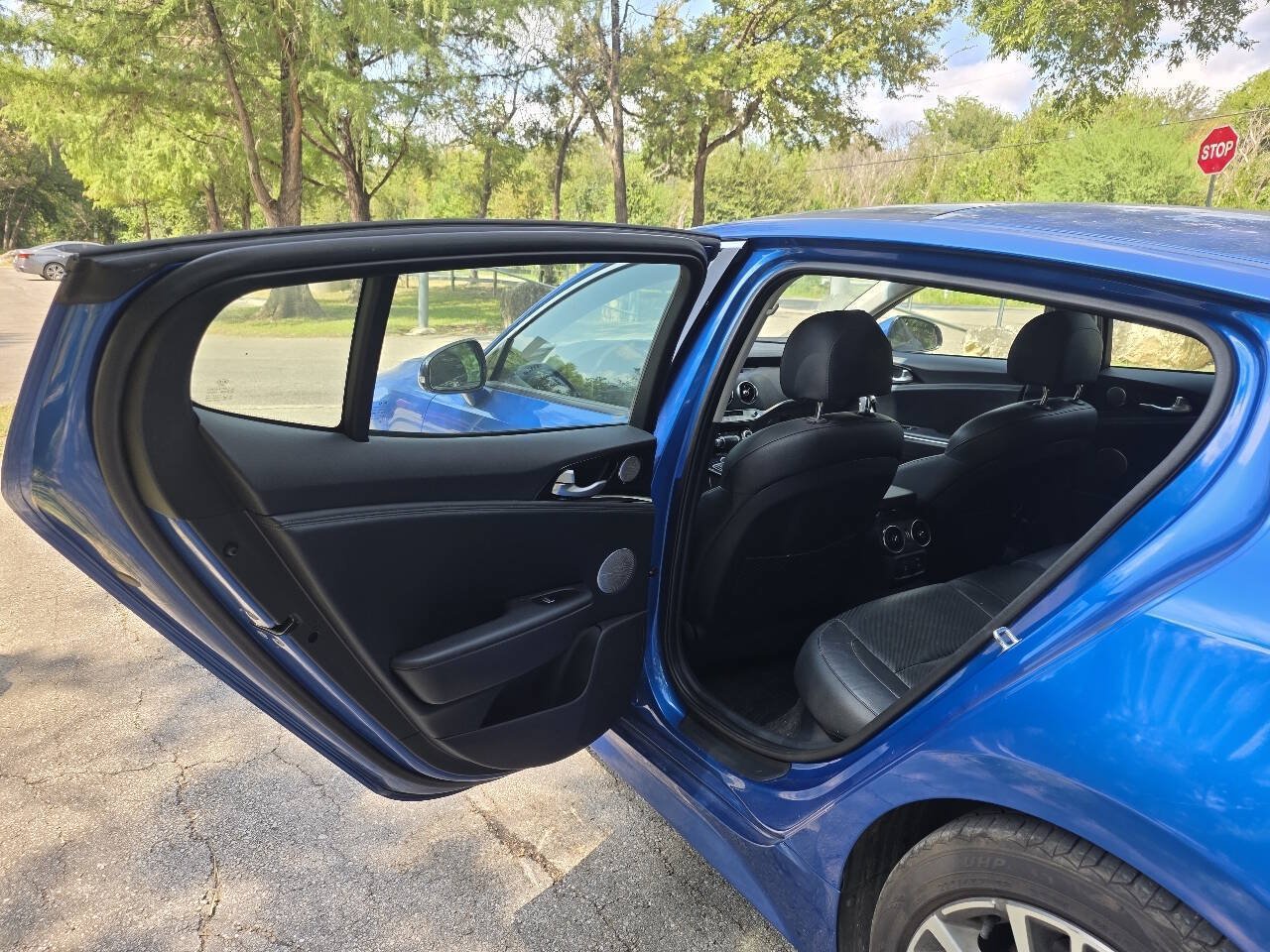 Used 2019 Kia Stinger Premium AWD/4WD image 18