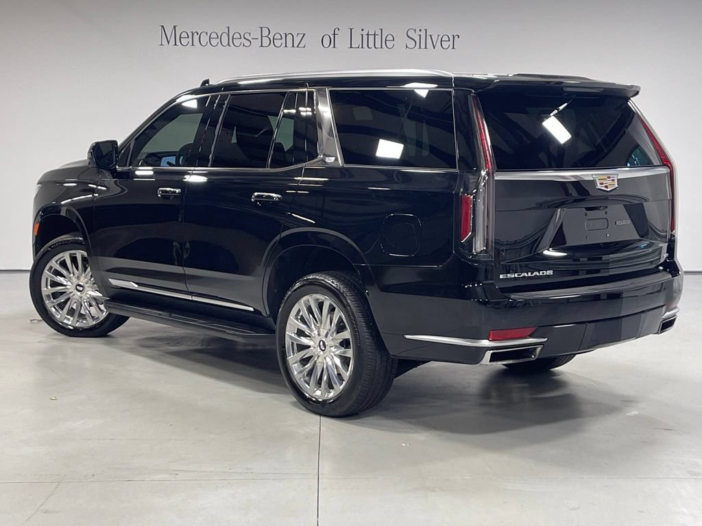 Used 2024 Cadillac Escalade Premium Luxury AWD/4WD image 3