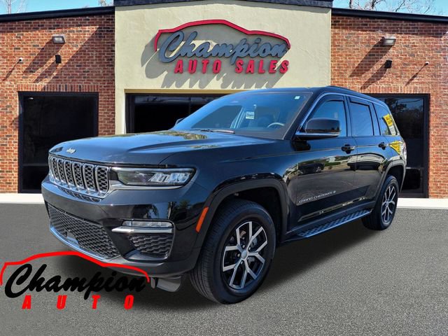 Used 2025 Jeep Grand Cherokee Limited AWD/4WD image 5
