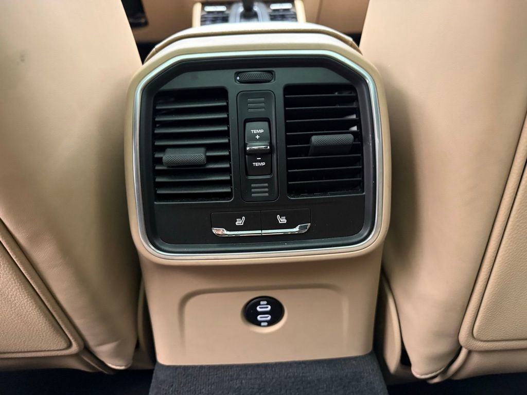 Used 2025 Porsche Macan image 26