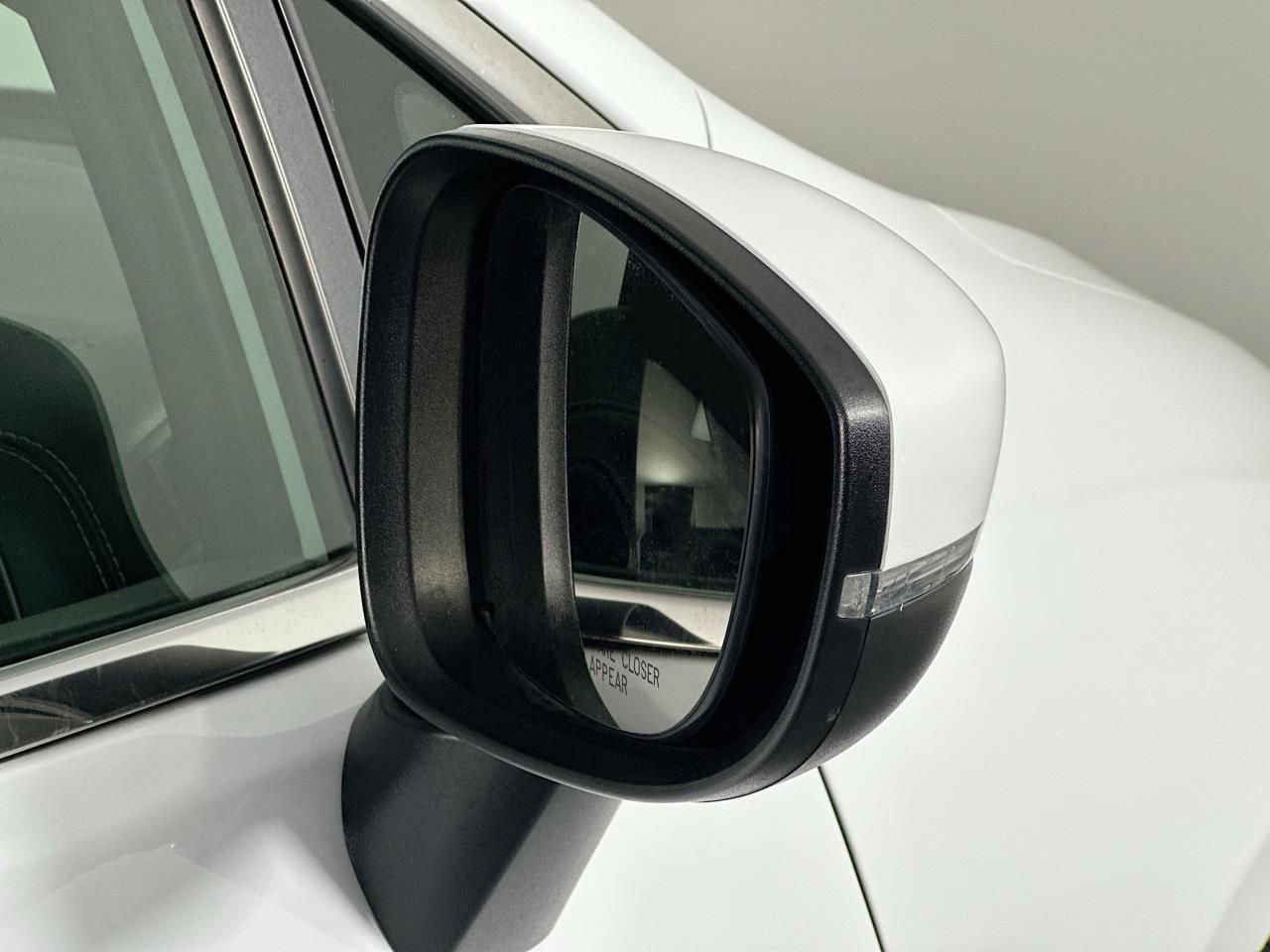 Used 2023 Chrysler Pacifica Touring image 46