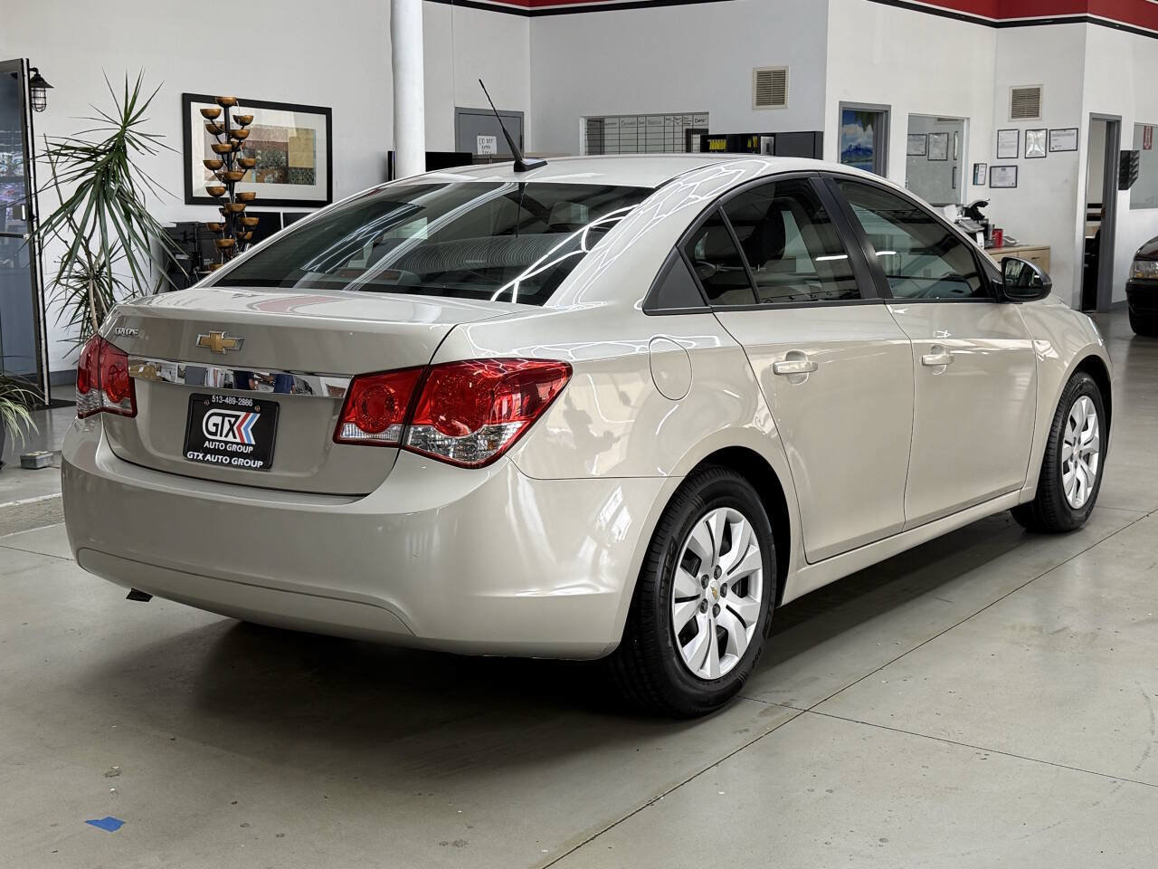 Used 2014 Chevrolet Cruze LS FWD image 2