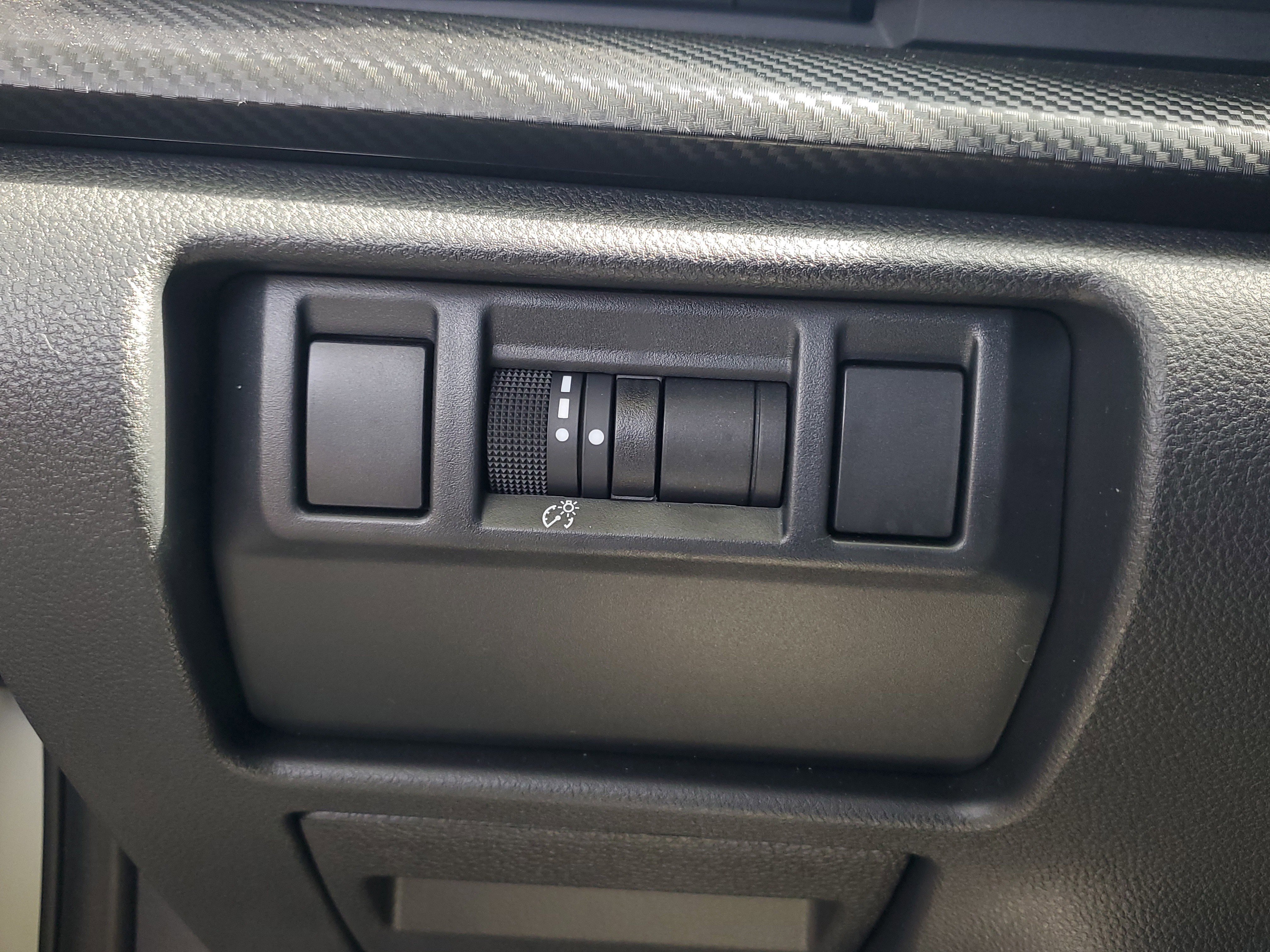 Used 2025 Subaru Crosstrek 2.0i image 28