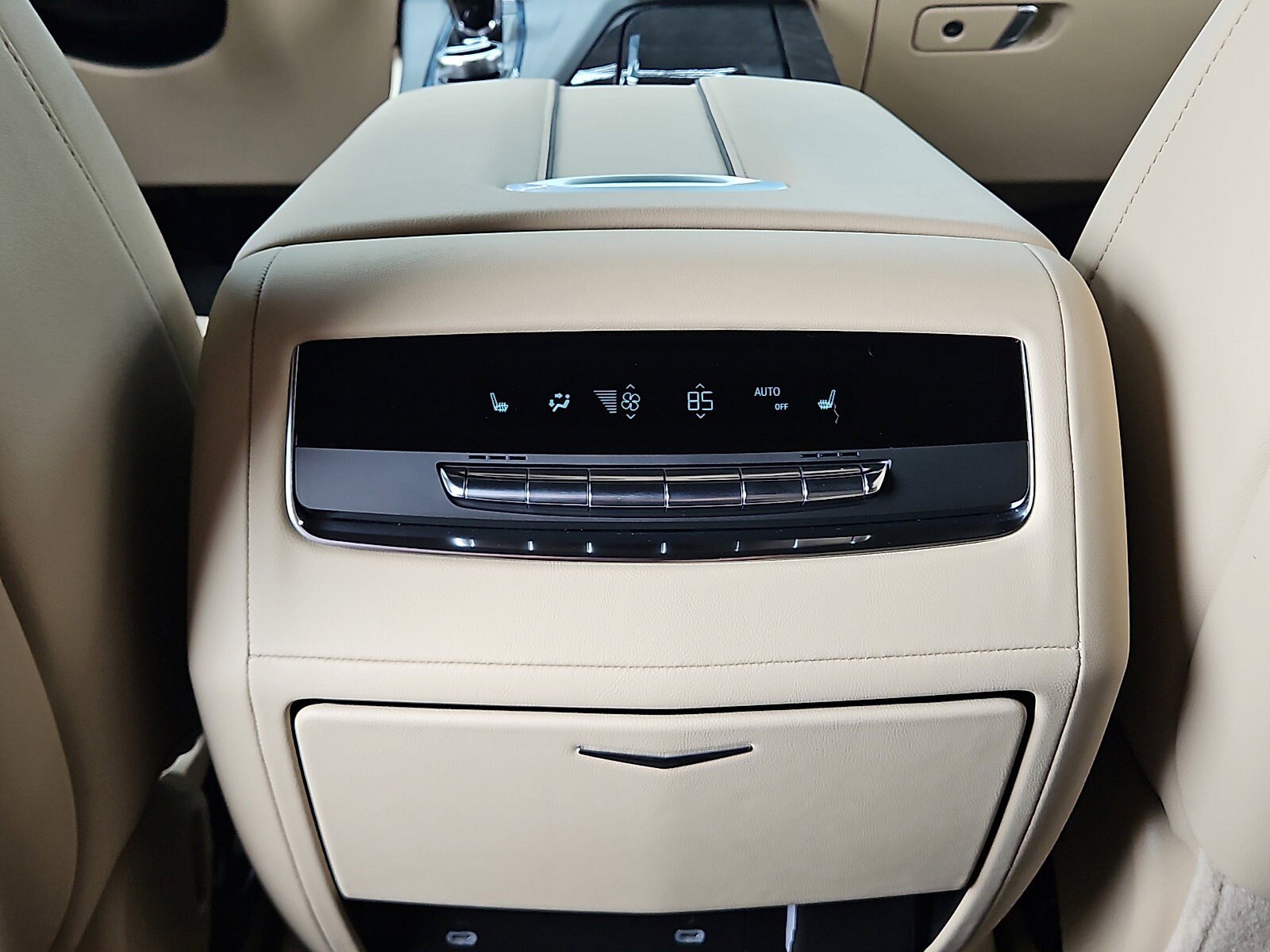 Certified 2024 Cadillac Escalade Premium Luxury RWD image 13