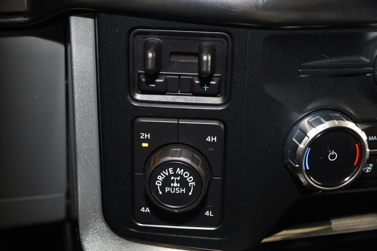 Used 2023 Ford F150 Limited image 38