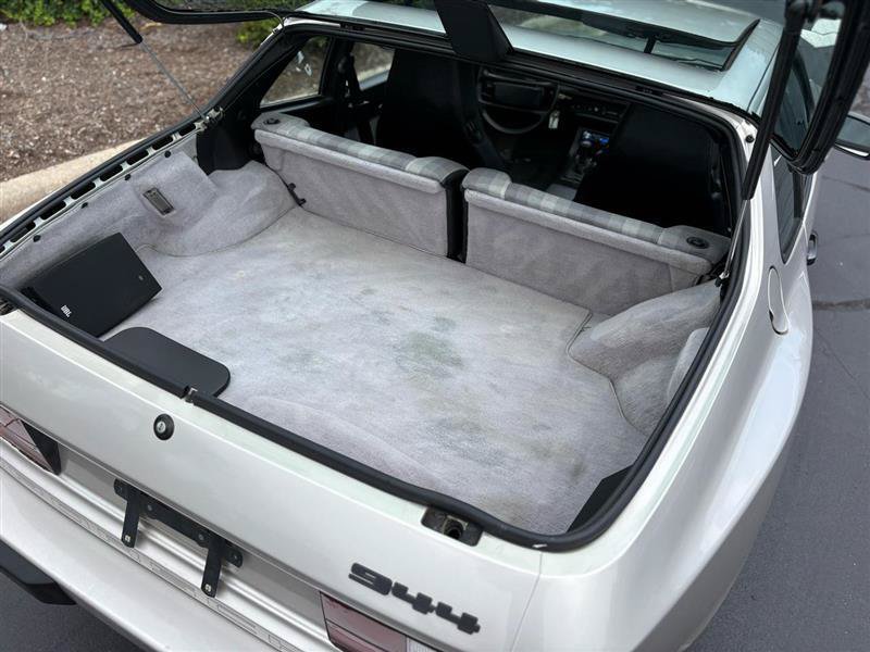 Used 1988 Porsche 944 Coupe RWD image 32