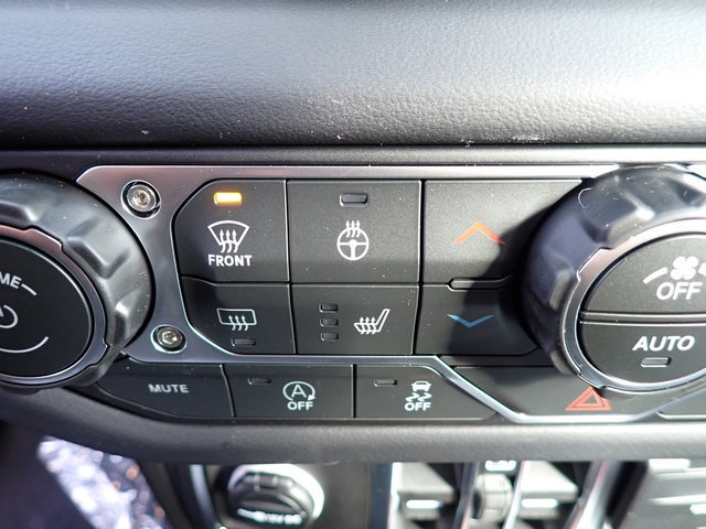 New 2026 Jeep Wrangler Unlimited Sahara w/ Safety Group AWD/4WD image 18