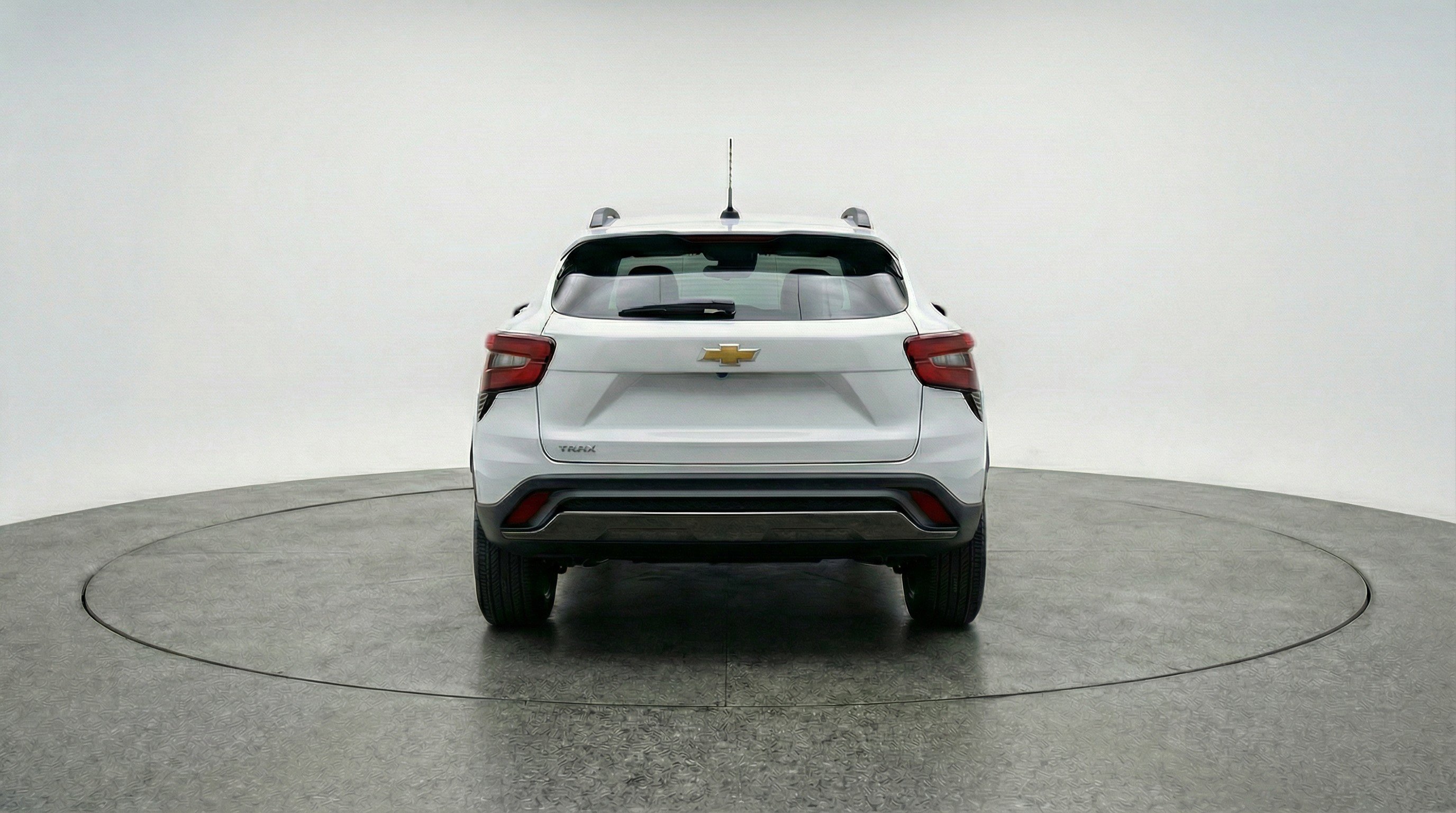 Used 2025 Chevrolet Trax LT FWD image 7
