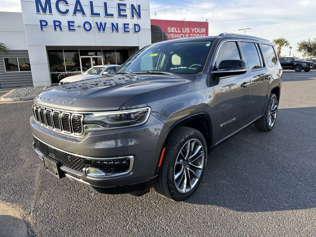 Used 2024 Jeep Wagoneer Series III w/ Premium Group I image 2