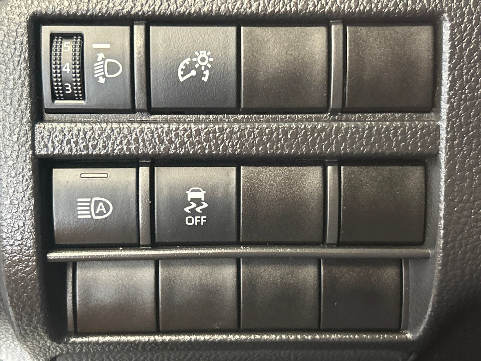 Used 2025 Toyota Tacoma SR RWD image 15