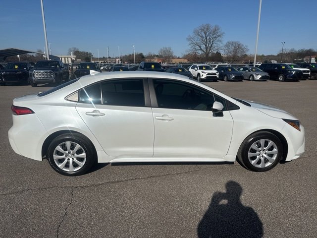 Used 2023 Toyota Corolla LE image 6