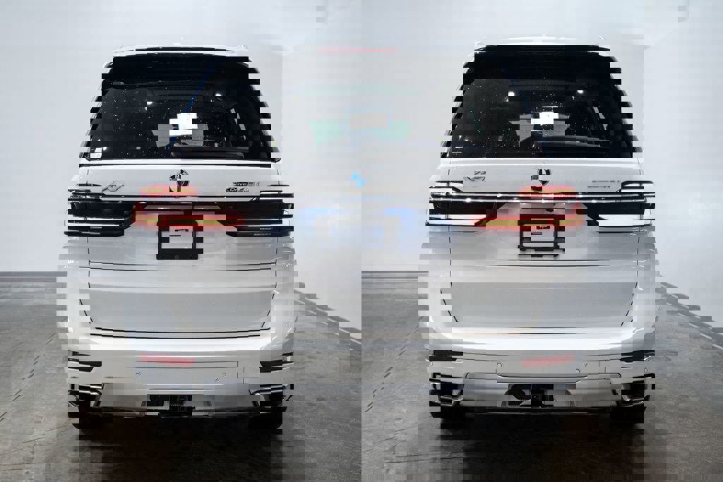 Used 2024 BMW X7 xDrive40i w/ Parking Assistance Package image 6