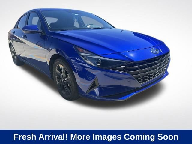 Used 2022 Hyundai Elantra SEL image 1