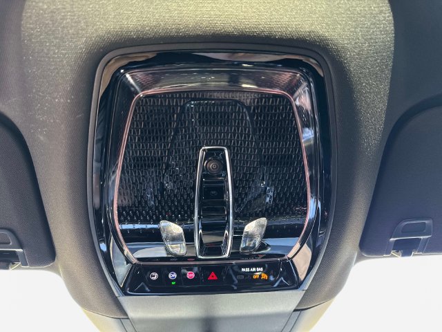 Certified 2026 Cadillac Escalade IQL Sport 1 w/ LPO, ONYX Package AWD/4WD image 21